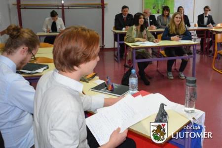 Mednarodni debatni turnir7
